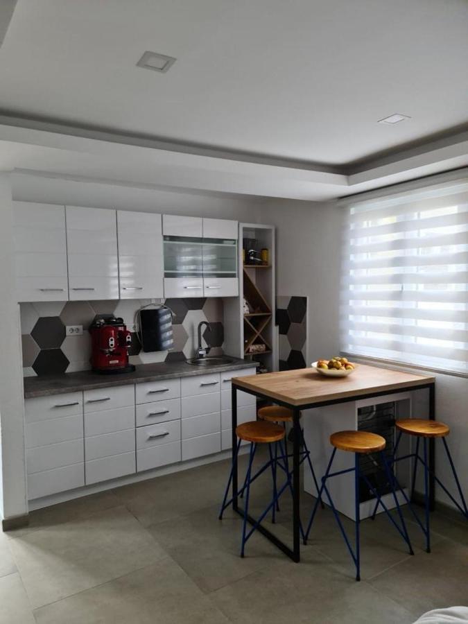 Sea Side Apartment Котор Екстер'єр фото