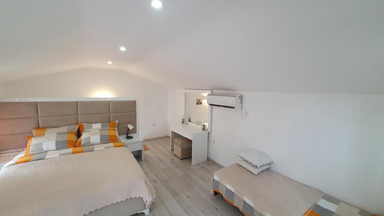 Sea Side Apartment Котор Екстер'єр фото